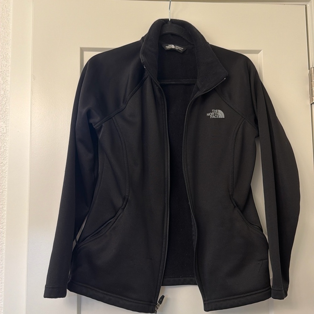Black North face jacket
